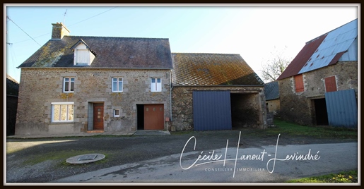 Pleine-Fougeres, Stone house and outbuildings on 3,200 m2 of land.