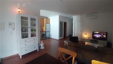 Apartamento de 2 dormitorios en Santa Luzia – Con Piscina