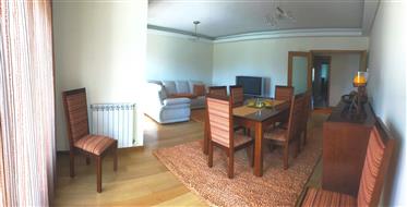 Луксозен апартамент T3 | Бара Бийч | 188 m ² | 2 бани | Гаража е затворен.