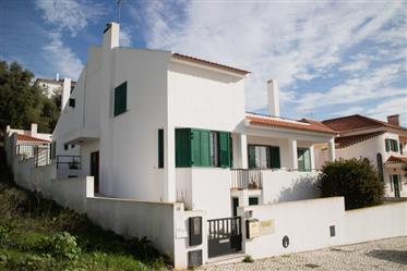 Två våningar Villa med 5 sovrum och pool fantastisk utsikt över Tagus