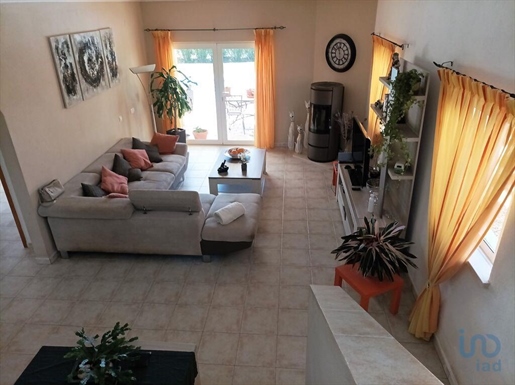 Country House with 3 Rooms in Faro with 157,00 m²