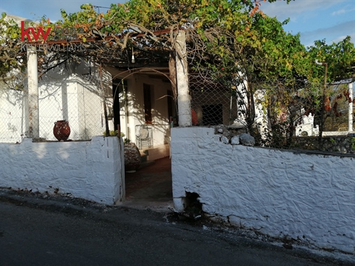 470786 - Prodaje se samostojeća kuća u Akrotiri, 180 m², 125.000 €
