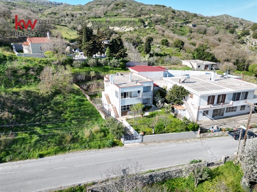 903402 - Twee verdiepingen tellend vrijstaand huis Te Koop in Aktounta Rethymno, 203 m², € 200.000