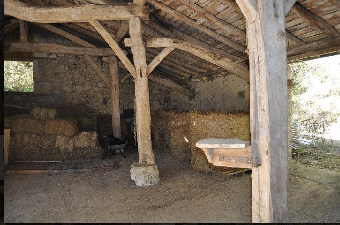 Casa bonita com dependências e instalações equestres abrangentes em 14ha dept 47/82 pensionistas S