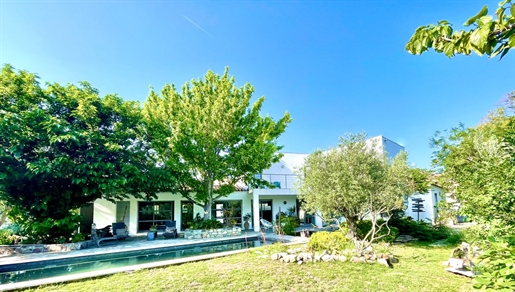 Fréjus - Villa contemporaine 223m2 dans domaine privé résidentiel + annexes studio & garage