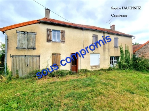 In the town of Lapalisse, house to renovate - Land of 2 761m2