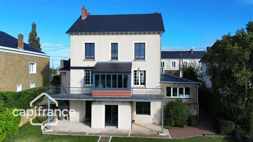 Dpt Deux Sèvres (79), for sale Thouars house P8 of 269.62 m² - Land of 2,042.00 m²