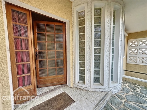 Dpt Deux Sèvres (79), à vendre Thouars maison P7 de 196 m² - Terrain de 475,00 m²