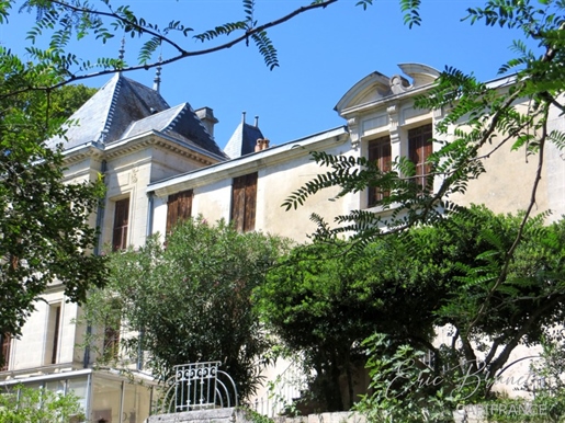 Dpt Gironde (33), zu verkaufen Saint Germain De La Riviere Altes Weinschloss von 450 m² - Grundstück