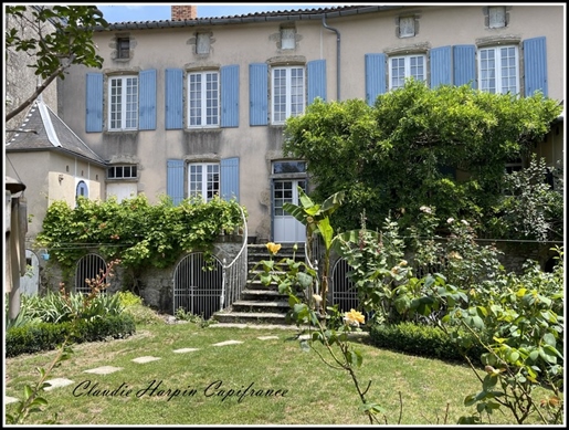 Dpt (79), for sale Parthenay: character house P8 of 260 m² - 5 bedrooms including master suite - Lan