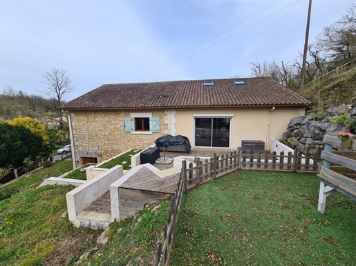 Character house of 160 m2, 19000 m2 of meadows and woods, Horse box