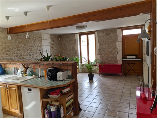 Character house of 160 m2, 19000 m2 of meadows and woods, Horse box