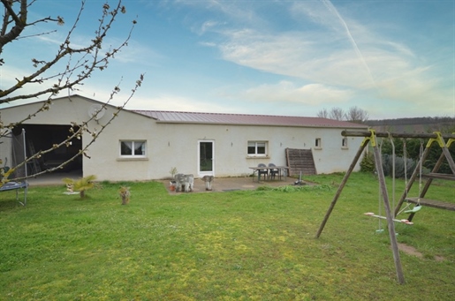 Condé en Brie, for sale real estate complex consisting of a contemporary house of 146 m2 and a rent