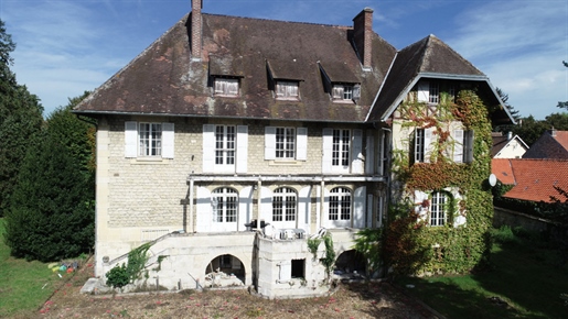 Dpt Aisne (02), nabij Soissons te koop eigendom van 354 m2 woonoppervlak op zijn omheinde en arbo-g