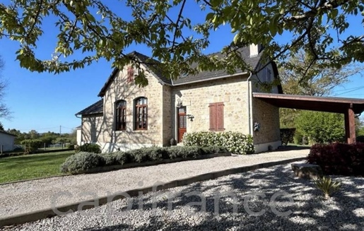 Near to Argentat, In a quiet hamlet beautiful renovated old school house, 3 beds, 2 bathrooms, garde