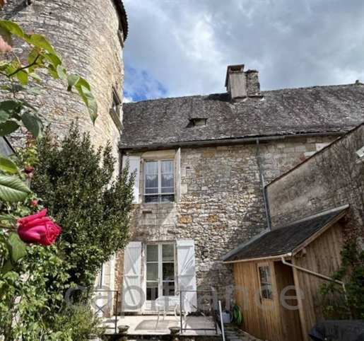 Dpt Corrèze (19), à vendre Turenne maison P3