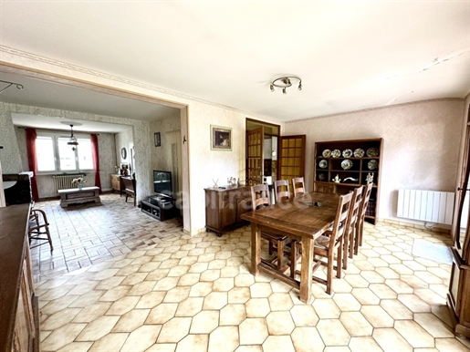 For sale in Auvers 5-room, 3-bedroom house