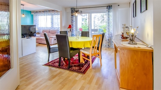 Dpt Haut-Rhin (68), zu verkaufen Illzach T5-Wohnung von 96,56 m² mit Balkon und Garage