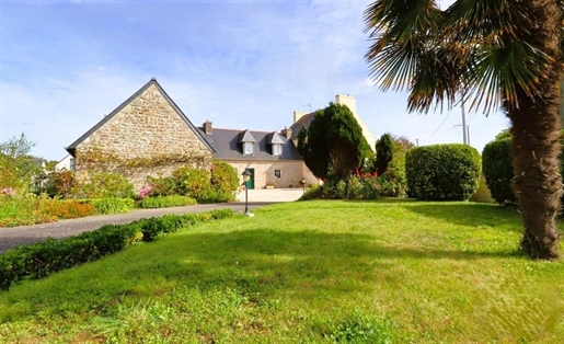 Dpt Finistère (29), à vendre Plobannalec maison P8 de 219 m² - Terrain de 2 310 m²