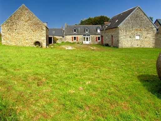 Dpt Finistère (29), à vendre Combrit propriété P4 de 280 m² avec granges- Terrain de 1 166 m²