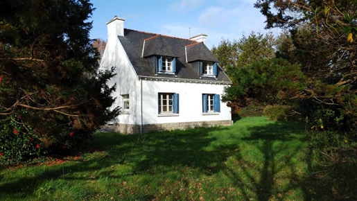 Dpt Finistère (29), for sale in Combrit3 bedroom house near beaches
