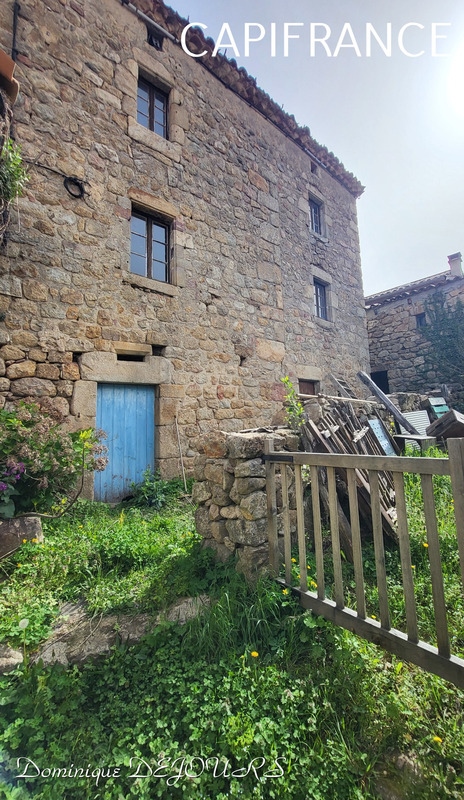 Ardèche, commune of Saint Maurice en Chalencon, stone house from the early 1800's to renovate 105m²