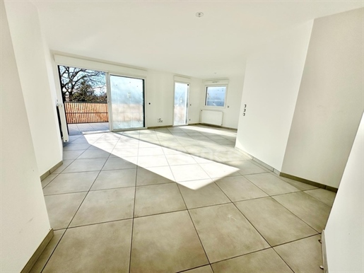 Dpt Ain (01), in vendita appartamento Ornex T4 di 93,7 m²