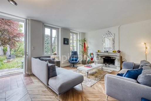 Dpt Ain (01), zu verkaufen Ferney Voltaire Haus P9 von 280 m² - Grundstück von 330.00 m²