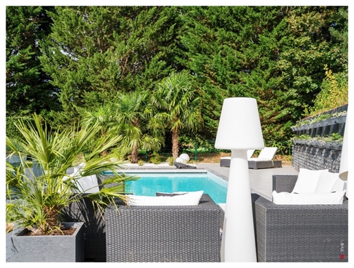 Seine et Marne (77), à vendre, prestigieuse Villa sur le golf Bussy-Saint-Georges, rénovée, piscine,