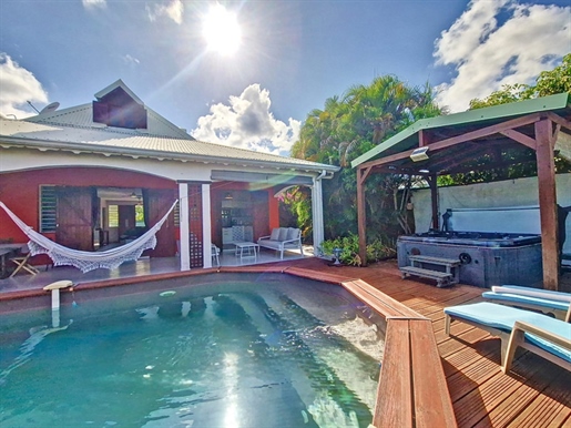 Dpt Guadeloupe (971), à vendre Saint-Francois, villa 3 suites avec piscine et jacuzzi