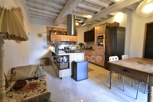 Dpt Bouches du Rhône (13), à vendre maison P6 de 164 m² - Terrain de 180,00 m²