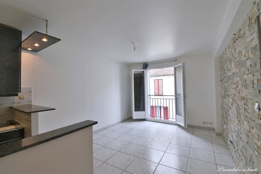 Department Essonne (91), for sale in Arpajon apartment 3 rooms 53.53m² Carrez law with parking space