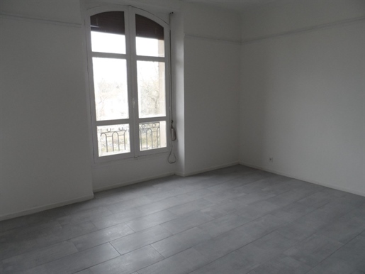 Dpt Allier (03), in vendita Neris Les Bains appartamento T6 di 140 m²