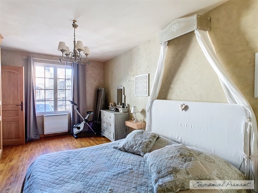 Dpt Loir et Cher (41), à vendre Celle maison P10 de 210 m² - Terrain de 1 211,00 m²