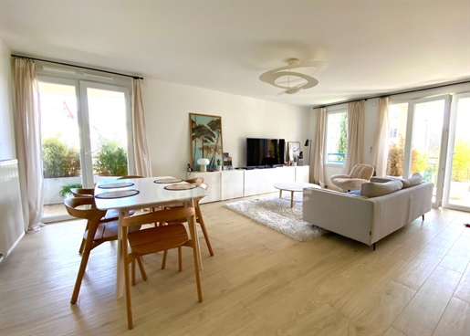 Dpt Ain (01), à vendre Divonne Les Bains appartement T3 de 92,2 m²