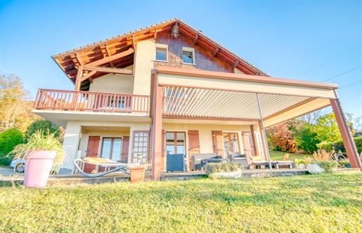 Savoie (73), grens van Isère, Huis van 240 m² plus kelder 62 m2 op een terrein van 1.300 m² met val
