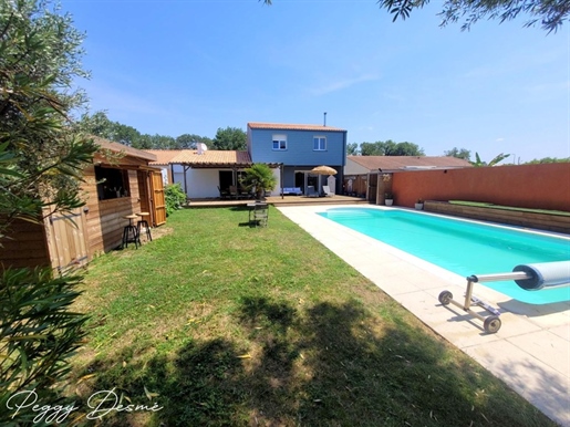 Dpt Charente Maritime (17), à vendre Chatelaillon Plage Villa de 170 m² - Piscine - Terrain de 627,0