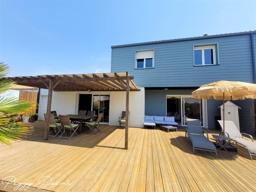 Dpt Charente Maritime (17), for sale Chatelaillon Plage Villa of 170 m² - Swimming pool - Land of 62