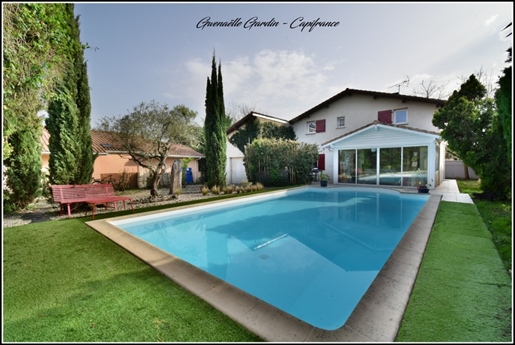 Brügge 6-Zimmer-Haus mit Schwimmbad, Garage, Carport und Terrasse auf einem Grundstück von 799 m²
