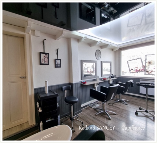Dpt Territoire de Belfort (90), à vendre Delle maison mitoyenne (Salon de coiffure / Appartement T4)