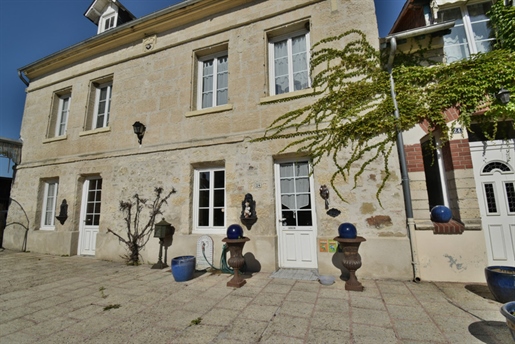 Dpt Aisne (02), à vendre proche de Laon maison P15 de 550 m² -5 chambres - 4 studios - Terrain 1ha50