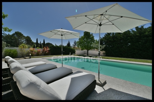 Dpt Vaucluse (84), en venta casa Lourmarin P6 de 158 m2 con jardín de 2200 m2, piscina y garaje dobl