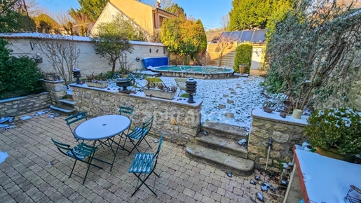 Dpt Essonne (91), à vendre Etampes, belle maison de maître de 9 pièces avec piscine et garage double