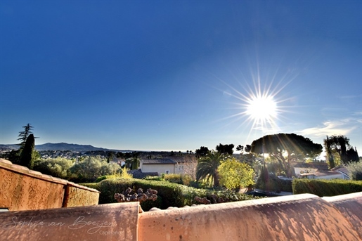Dpt Var (83), for sale Sanary Sur Mer - Villa Of 175 m² On 1,400 m² - Panoramic View - Swimming Pool