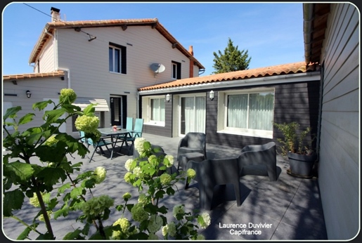 Dpt Deux Sèvres (79), for sale Nanteuil, near Saint Maixent L'ecole house P11 of 251 m² - Land of 3,
