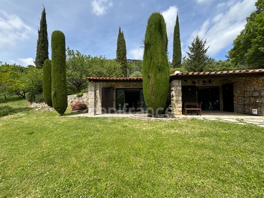 Sheepfold of 300 m² located on a plot of 64,928 m²...