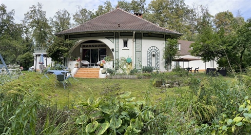 Dpt Oise (60), à vendre proche de Senlis maison P9 de 305 m² - Terrain de 14 580,00 m²