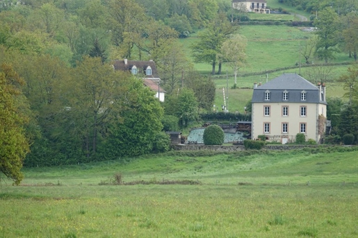 Dpt Creuse (23), for sale near Ahun bourgeois house P9 of 275 m² - Land of 837 m²