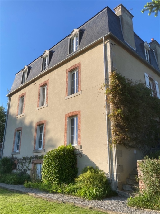 Dpt Creuse (23), for sale near Ahun bourgeois house P9 of 275 m² - Land of 837 m²