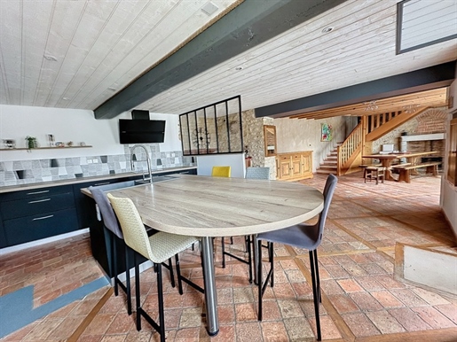 Dpt Deux Sèvres (79), à vendre maison P9 de 270 m² - Terrain de 1 673,00 m²